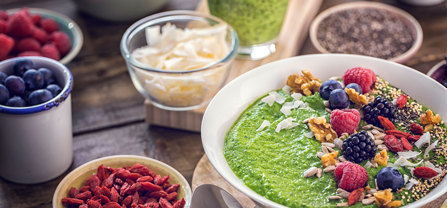 Optimisme op je bord Groene smoothie met rode vruchten