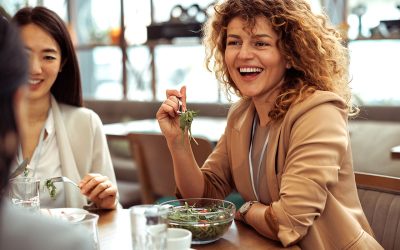 Pause déjeuner au bureau ou au resto